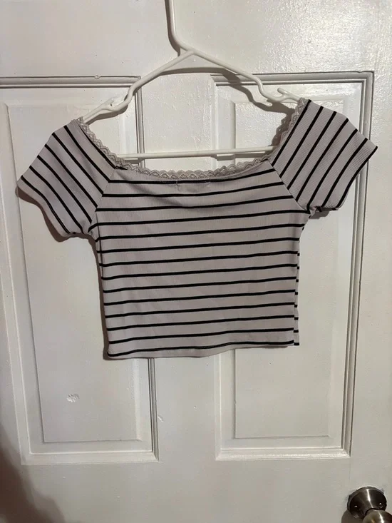 Charlotte Russe Cream and Black Striped Off-Shoulder Crop Top - Picture 2 of 2